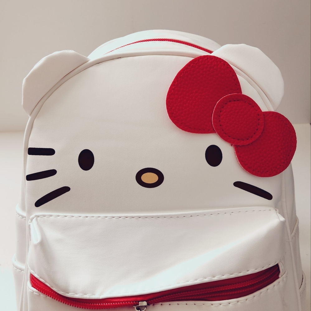 Hello Kitty Mini Backpack - Picture 4 of 14